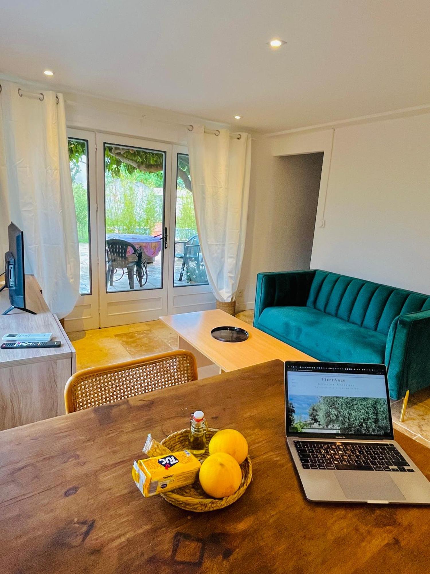Apartmán Pierrange Grillon Exteriér fotografie